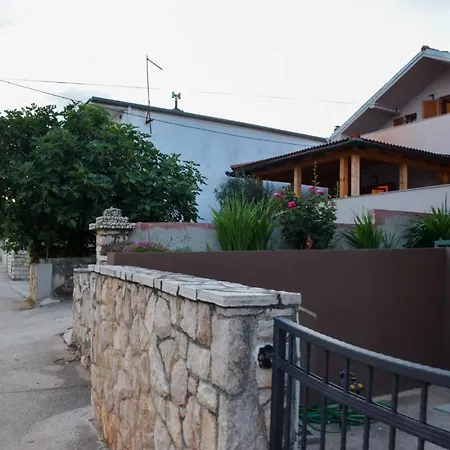 Dina 2 Апартаменты Поседарье