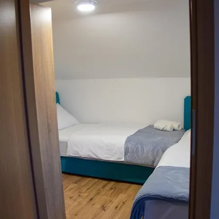 Dina 2 Posedarje